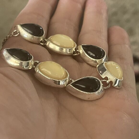 Vintage Signed Liz Claiborne Multi Stone Bezel Set Cabochon Silver Tone Necklace - Picture 4 of 6